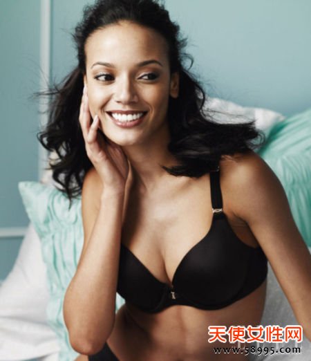 10 -˹  Selita Ebanks