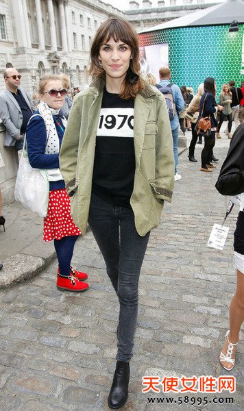 <b>ɺ·(Alexa Chung)</b>